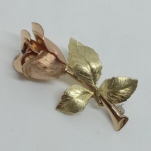 * vintage gorgeous Krementz gold tone metallic rose flower pin brooch